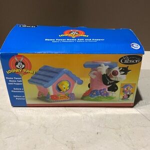Looney Toons Sylvester & Tweety
Home Tweet Home Large Salt n
Pepper Shakers 2002